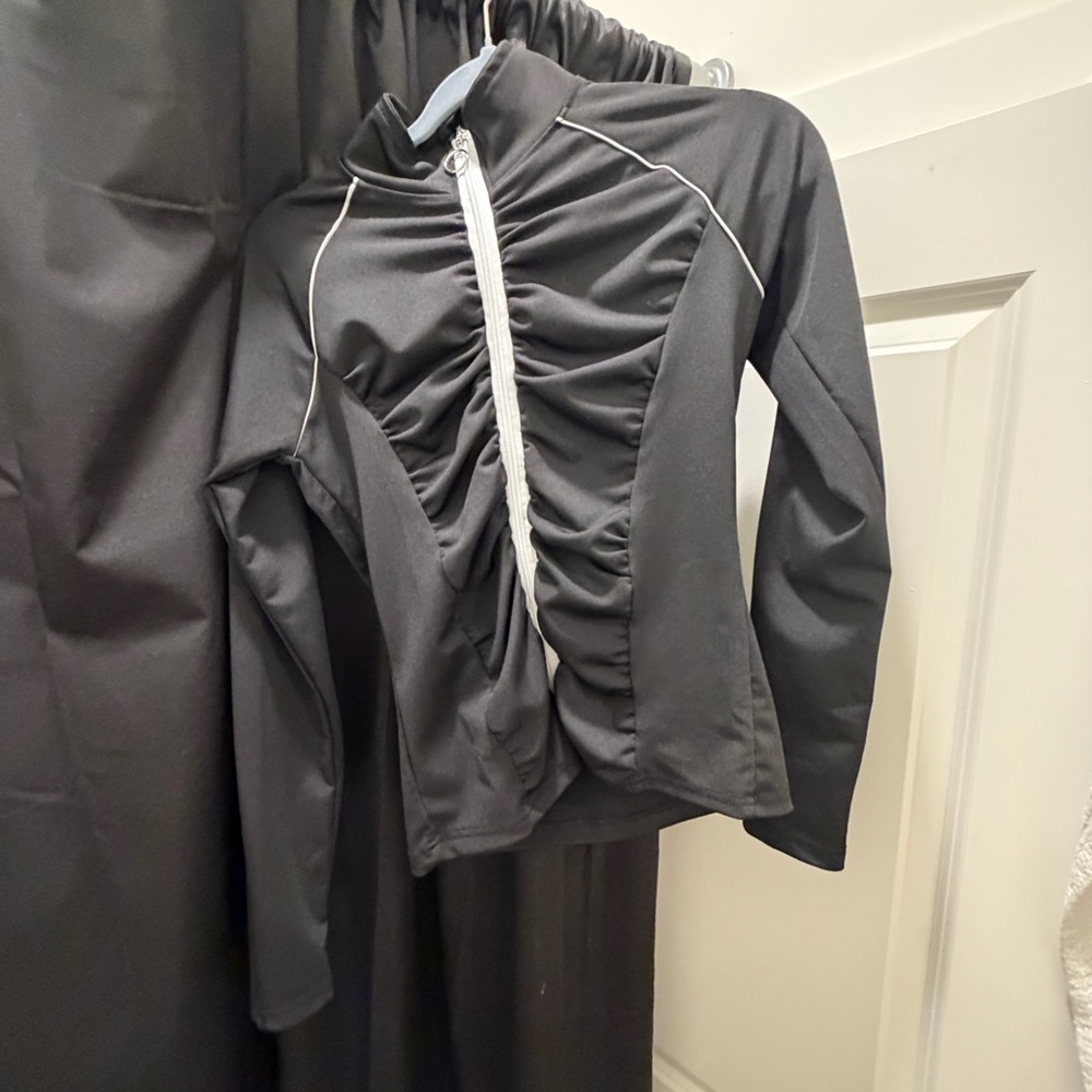 Black Long Sleeve Ruched Top